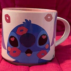 DISNEY ~ LILO & STITCH ~ WE LOVE STITCH ~ ADORABLE LOVE AND KISSES MUG / CUP